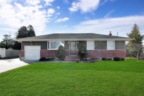 9 Diellen Court, Commack, NY 11725