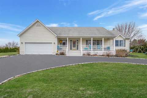 139 May Drive, Calverton, NY 11933