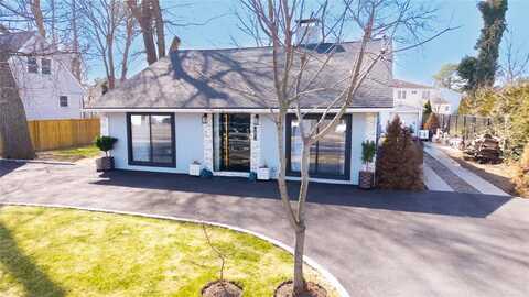 1760 Manatuck Boulevard, Bay Shore, NY 11706