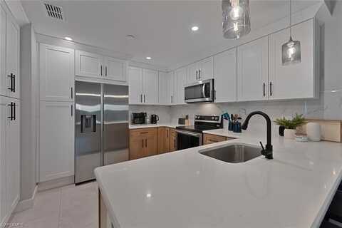 6386 Royal Woods, FORT MYERS, FL 33908