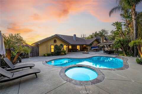 514 N Valley Center Avenue, Glendora, CA 91741
