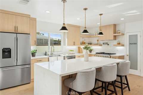 3945 S Norton Avenue, Los Angeles, CA 90008