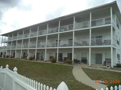 5799 Bay Village Drive, Athens, AL 35611
