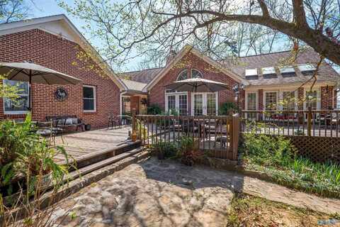 207 Hummingbird Way, Rainbow City, AL 35906