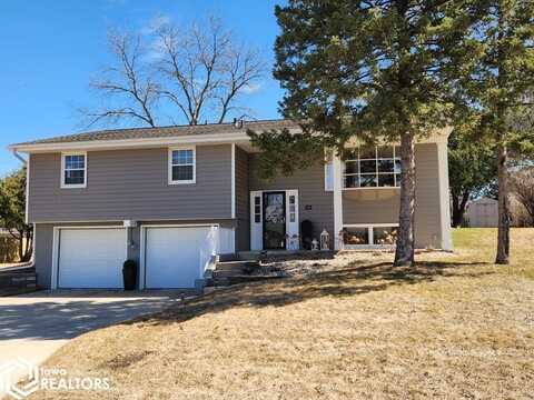 140 Granada Drive, Mason City, IA 50401