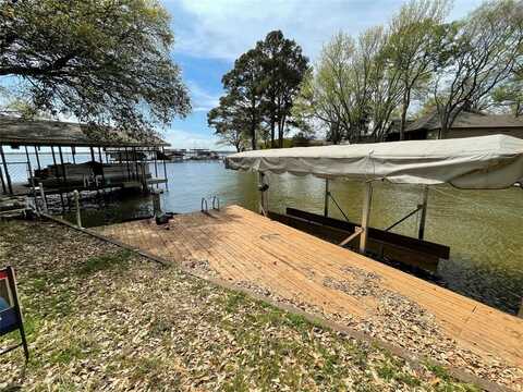 107 Lakewood Drive, Mabank, TX 75156