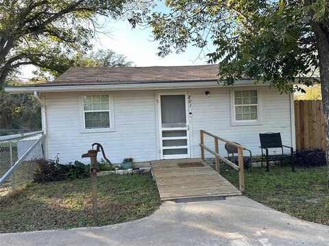801a N Thompson, Hamilton, TX 76531