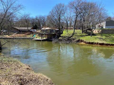 193 Lake Creek Drive, Mabank, TX 75156