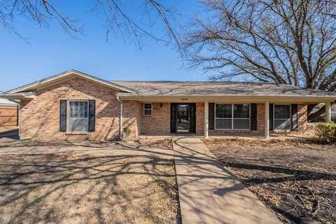 4300 Barcelona Drive, Fort Worth, TX 76133