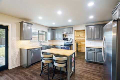 1025 Oak Hurst Drive, Grapevine, TX 76051