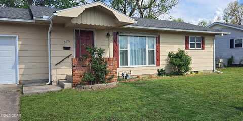 2915 Connecticut Avenue, Joplin, MO 64804