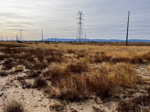 1051 Linda Ave, Pueblo West, CO 81007