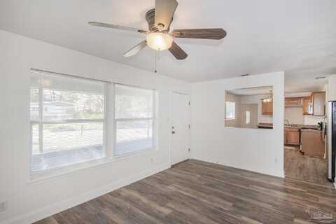 928 Cranbrook Ave, Pensacola, FL 32505