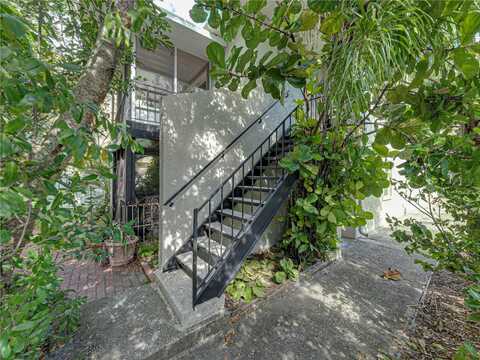 1011 S MOODY AVENUE, TAMPA, FL 33629