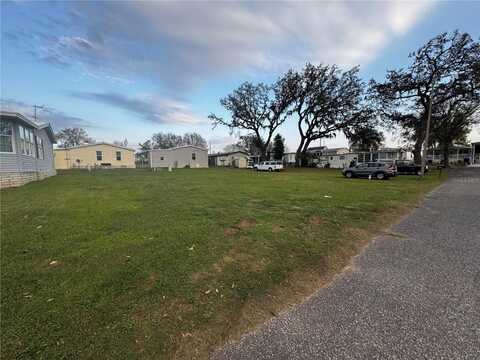 10024 WELLINGTON AVENUE, DADE CITY, FL 33525