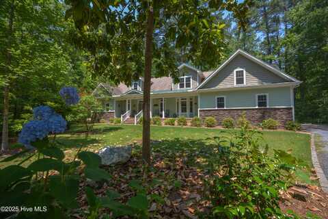 654 Titmouse Court, Vass, NC 28394