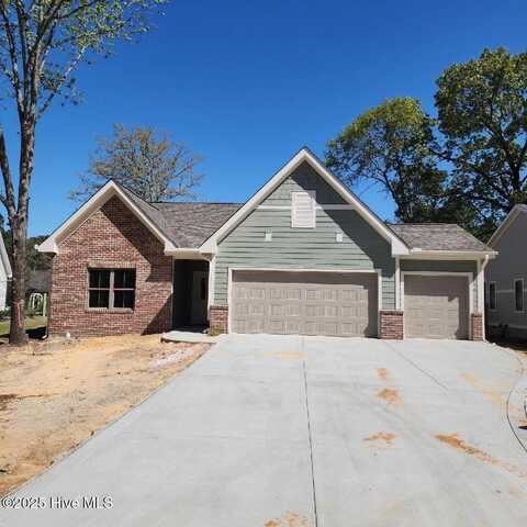 711 Tanager Drive, Vass, NC 28394