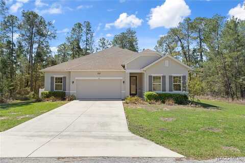 82 Grass Street, Homosassa, FL 34446