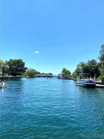 11205 W Bayshore Drive, Crystal River, FL 34429