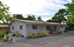 818 NE 38th St, Oakland Park, FL 33334
