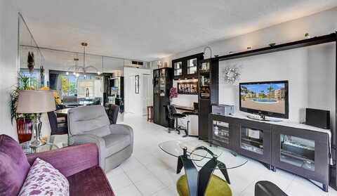 2831 Somerset Dr, Lauderdale Lakes, FL 33311