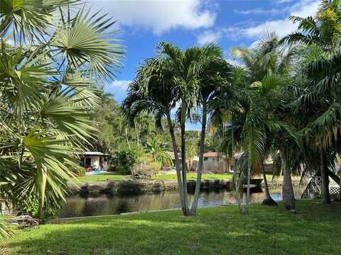 808 SW 8th Ter, Fort Lauderdale, FL 33315