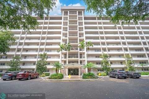 605 Oaks Dr, Pompano Beach, FL 33069
