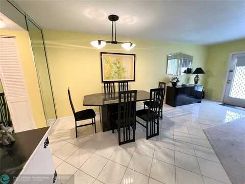 112 Oakridge I, Deerfield Beach, FL 33442