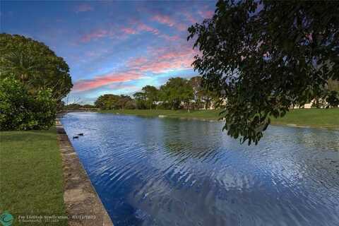 8114 NW 91st Ave, Tamarac, FL 33321