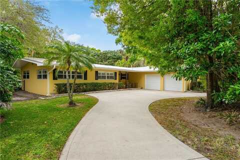 645 Royal Palm Place, Vero Beach, FL 32960