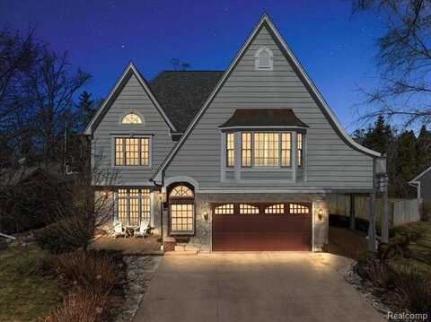 2074 LAKESHIRE Drive, West Bloomfield, MI 48323