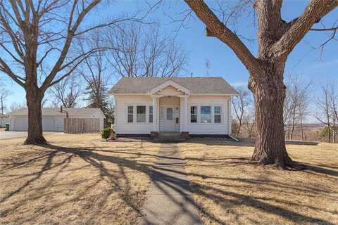 702 S 4th Street, Le Sueur, MN 56058