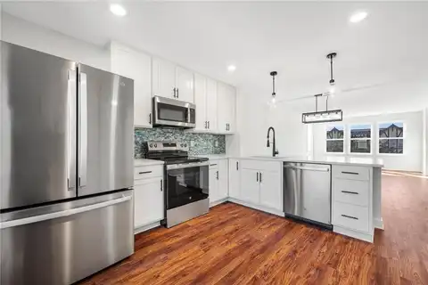 2604 Golden Valley Road, Minneapolis, MN 55411