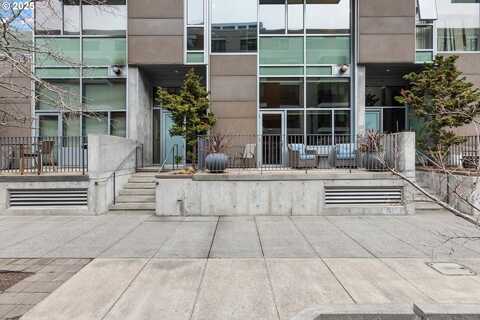 841 S GAINES ST, Portland, OR 97239
