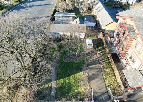 9737 NE IRVING ST, Portland, OR 97220