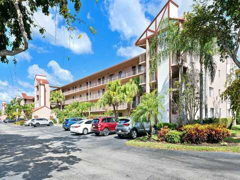 7321 Amberly Lane, Delray Beach, FL 33446