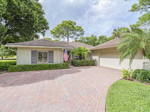 102 Prestwick Circle, Vero Beach, FL 32967