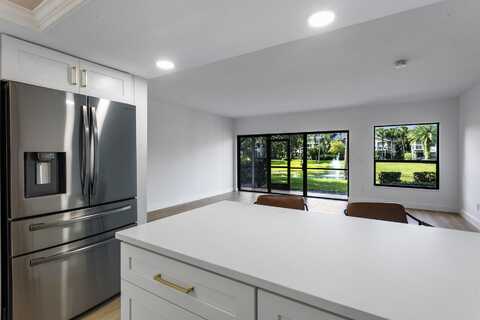 11863 Wimbledon Circle, Wellington, FL 33414