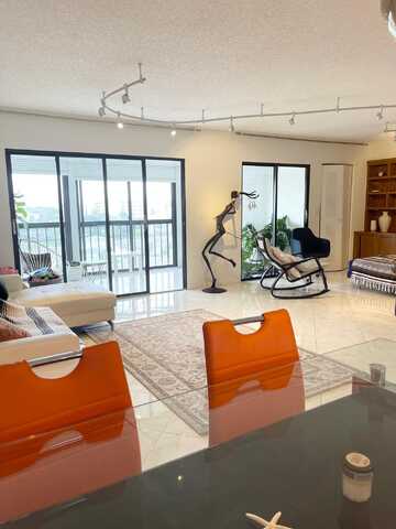 7380 S Oriole Boulevard, Delray Beach, FL 33446