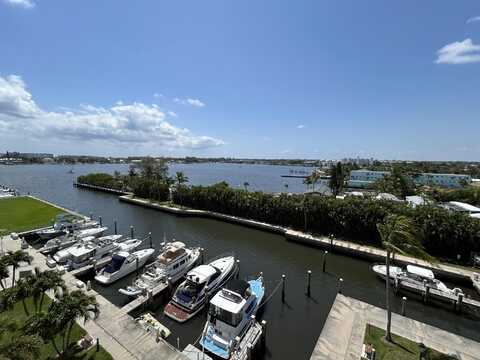 806 E Windward Way, Lantana, FL 33462