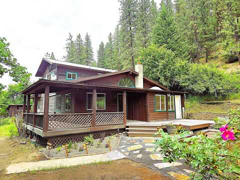 1612 Rickey Canyon Rd, Kettle Falls, WA 99141
