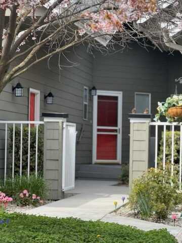 1113 E 16th Ave, Spokane, WA 99203
