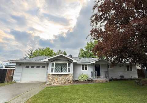 220 W Evergreen Dr, Kettle Falls, WA 99141