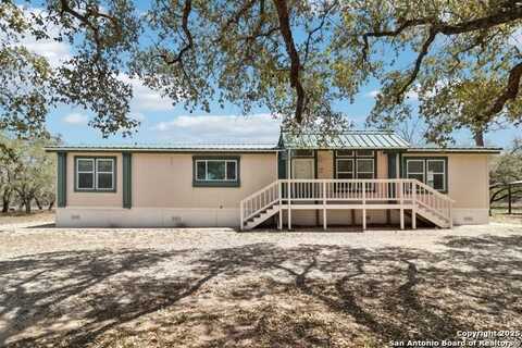 609 County Road 785, Natalia, TX 78059