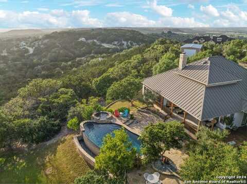 169 Royal Oaks Hill, Fredericksburg, TX 78624