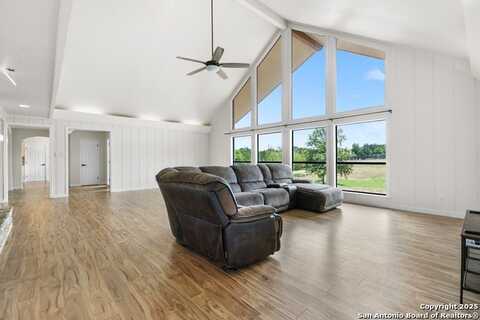 2044 Medina Hwy, Kerrville, TX 78028