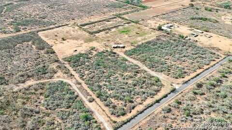 12.55 Ac 4905 County Rd 307, Jourdanton, TX 78026