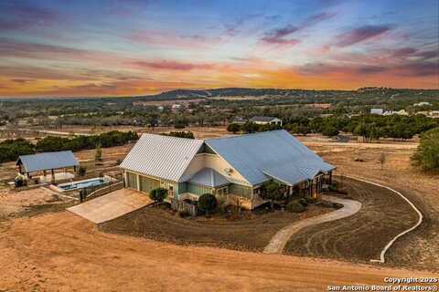 34 RUSTY SPUR DR, Fredericksburg, TX 78624