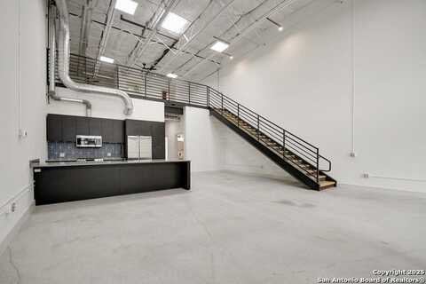 215 COCA COLA PL, San Antonio, TX 78219