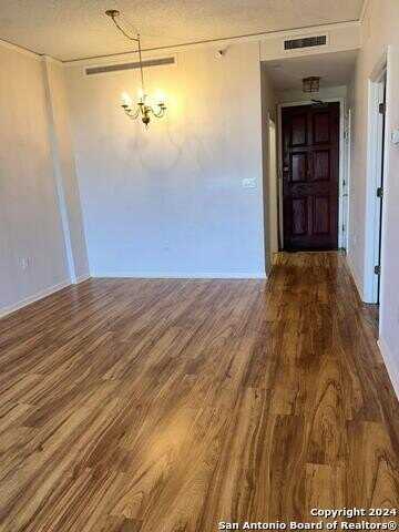 1 TOWERS PARK LN, San Antonio, TX 78209